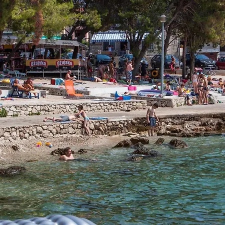 Semesterbostad House Zdenka