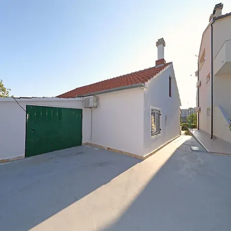 Semesterbostad House Zdenka *